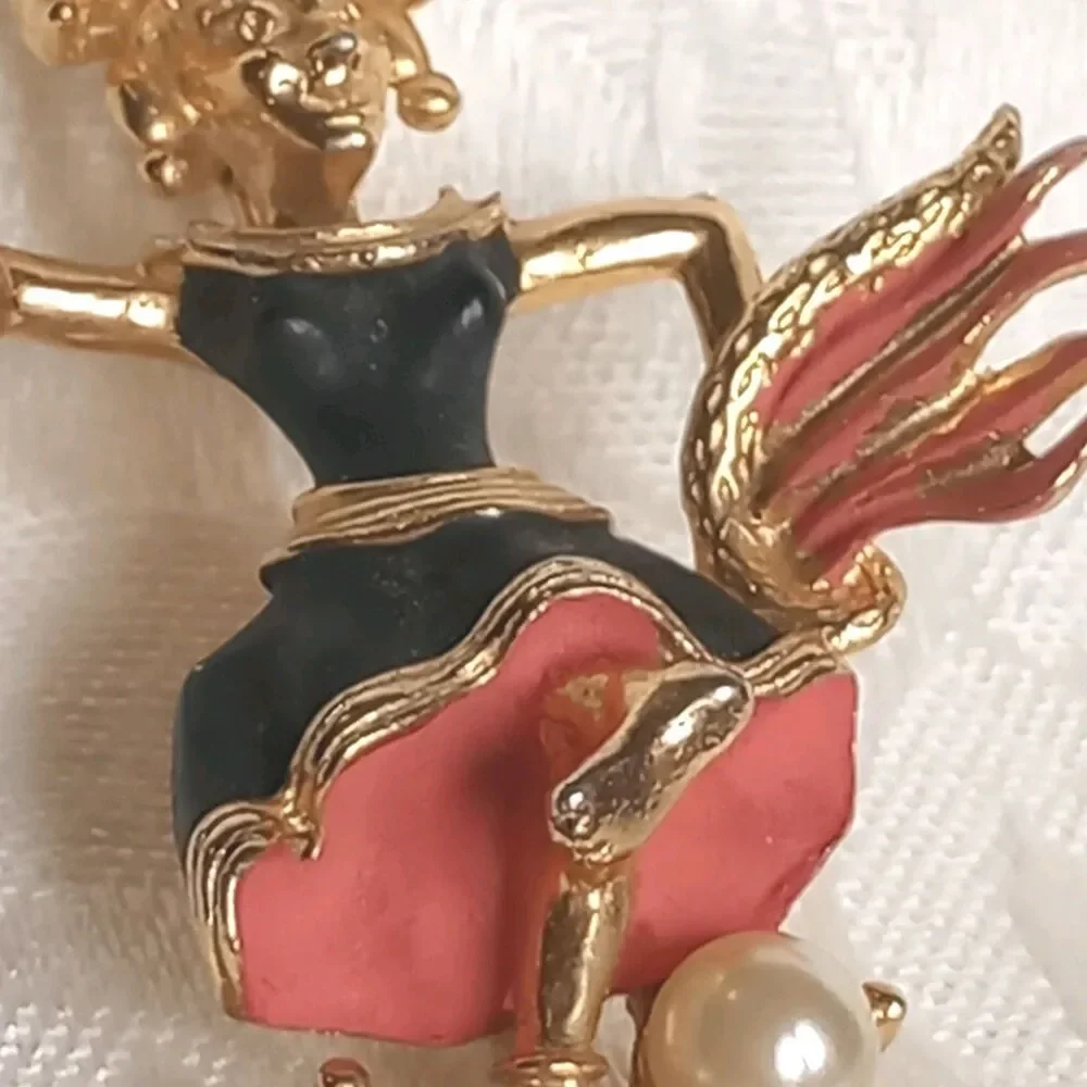 RARE Set Female Male Gypsy Dancer Enamel coral black Gold faux pearl READ 2